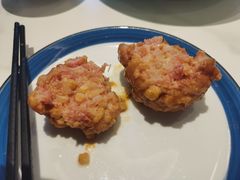 鸭蛋黄狮子头-梅飞酒家(名辉豪庭店)