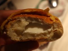 酥皮水牛奶菠萝包-陶陶居酒家(海岸城店)