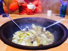 -粘豆包柴火铁锅炖