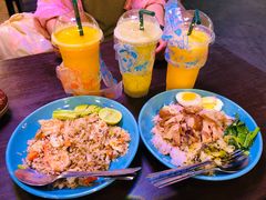 -席娜卡琳火车铁道夜市