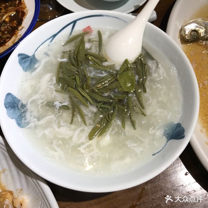 银鱼莼菜羹