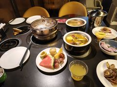 -钱小奴海鲜自助黑金店(杭州滨江龙湖店)