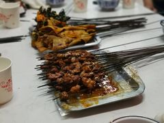 -马克力木手抓炕锅烤羊肉(盐湖一小区店)