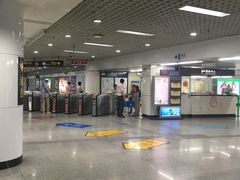 -陆家浜路(地铁站)