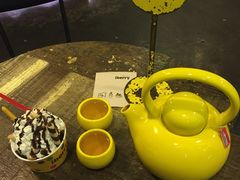 -莓园冰淇淋店