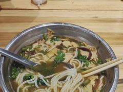 -柳州肥姨妈大骨螺蛳粉(曹路店)