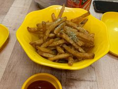 -BHC炸鸡(明洞总店)