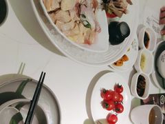 -洪氏嗨捞·广东猪肚鸡·椰子鸡火锅(西咸万象城店)