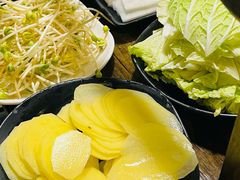 -小志家.鲜牦牛肉牛杂火锅野生菌汤锅