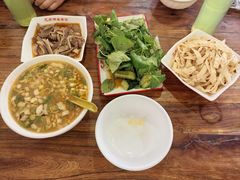 荆芥拌黄瓜-兄弟俩老李家牛肉汤(总店)