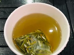 柠檬草生姜茶-The Habit Burger Grill 哈比特汉堡(爱琴海店)