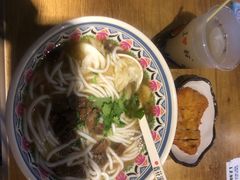 -鑫花溪牛肉米粉(人民广场店)