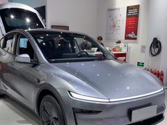 -TESLA 特斯拉(北京颐堤港体验店)