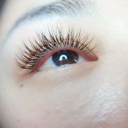 -潮店·虞妃妮轻奢美甲美睫馆