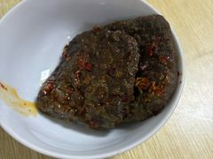 -小许三鲜砂锅馄饨店(家多乐烟酒店)