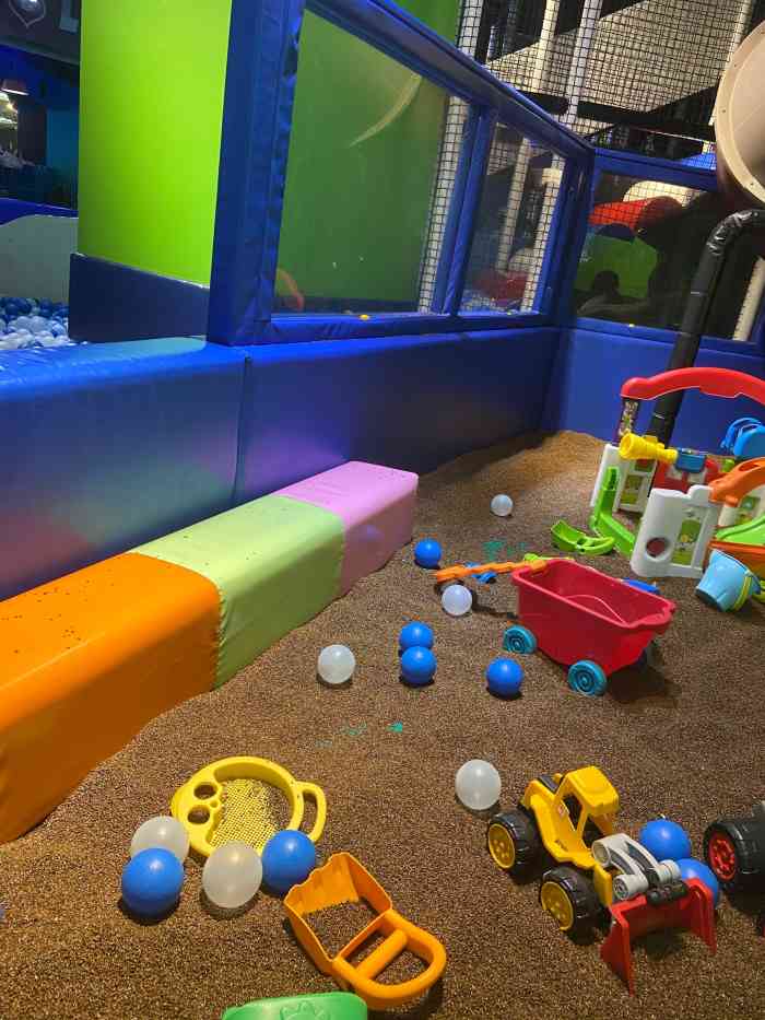 land mark 蓝马乐园(新年华店)