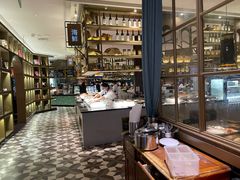 -钱小奴海鲜自助黑金店(杭州滨江龙湖店)
