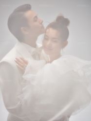 -雪中彩影婚纱摄影·微光艺术中心