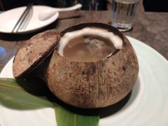 原只椰炖乌鸡汤-汤城小厨•粤菜•靓汤(苏州街店)