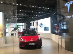 -TESLA 特斯拉(上海太古汇体验店)