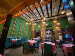 -香巴拉云南餐厅(华莱坞店)