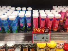 小猪佩奇奶片糖果-老婆大人量贩零食连锁象山石浦南屏路店