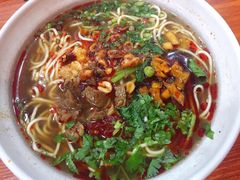 张飞牛肉面-爆炸头阿姨小四川正宗川味小吃(无任何分店)