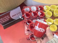 -m豆巧克力世界(上海世茂广场店)