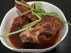 香辣牛骨-贡梅老面馆·蟹粉面·无锡特色小吃(南长街主推店)