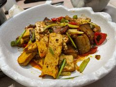 客家让豆腐-四海酒家生态粤菜