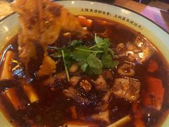 -临界音乐酒馆·小龙虾·江湖菜(华熙LIVE·鱼洞店)