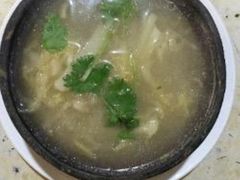 烧焦酸菜土豆条汤-民窑私烤土窑坑烤大公鸡