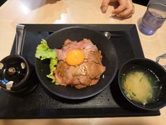 -難波肉劇場