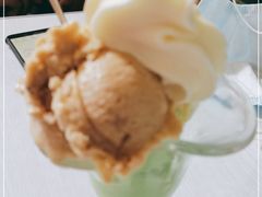 -古老冰山特色冰淇淋店(艾提尕尔店)