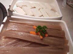 -左庭右院鲜牛肉火锅(浦江欢乐颂店)
