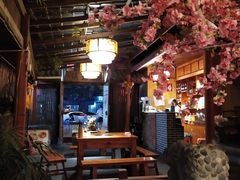 大堂-三道苗苗鱼·美蛙黄辣丁(八里店)