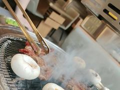 -围炉肉舍•炭烤活鳗•丹东海鲜烤肉(步行街店)