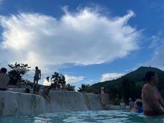 -十万大山布透温泉