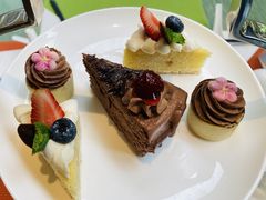 -上海浦东假日酒店逸庭咖啡厅