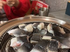 -围炉肉舍•炭烤活鳗•丹东海鲜烤肉(步行街店)