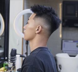 -尤司男士国潮理发馆
