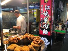 -六合夜市