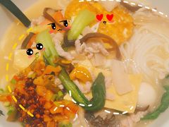 -蒙自源米线大王(花园城商场店)