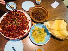 -有红鸡毛店·川菜(建设路店)