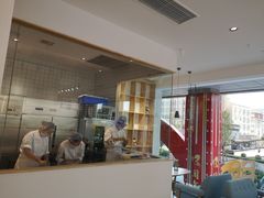 -焙丽拾光(麦凯乐直营店)