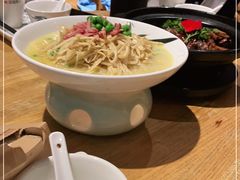 -吴越荣记苏州菜·松鼠桂鱼100%活鱼现做(斜塘老街店)