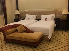 -深圳富苑皇冠假日套房酒店