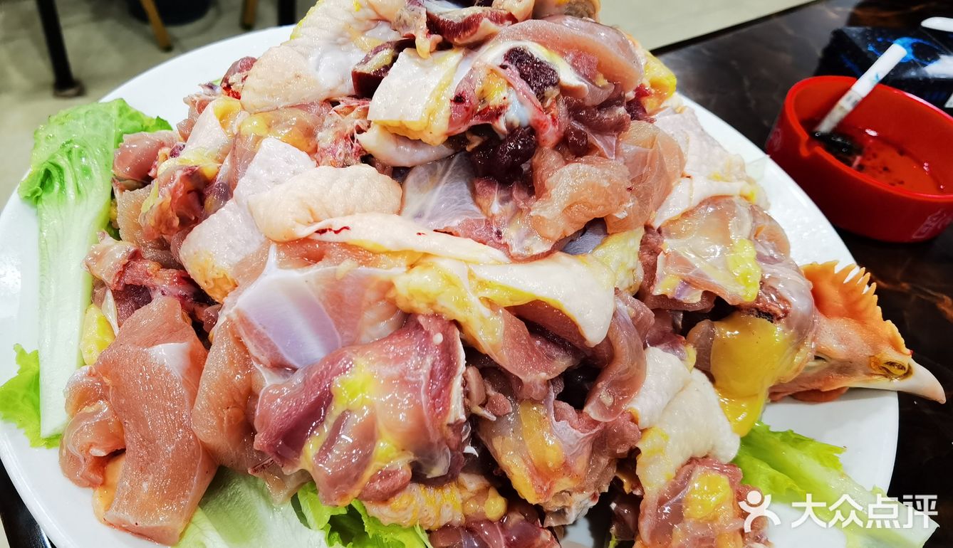 四个人才能吃完的鸡儿