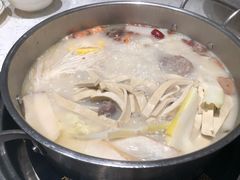 -三人行骨头王火锅(长寿店)