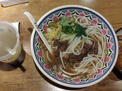 -鑫花溪牛肉米粉(人民广场店)